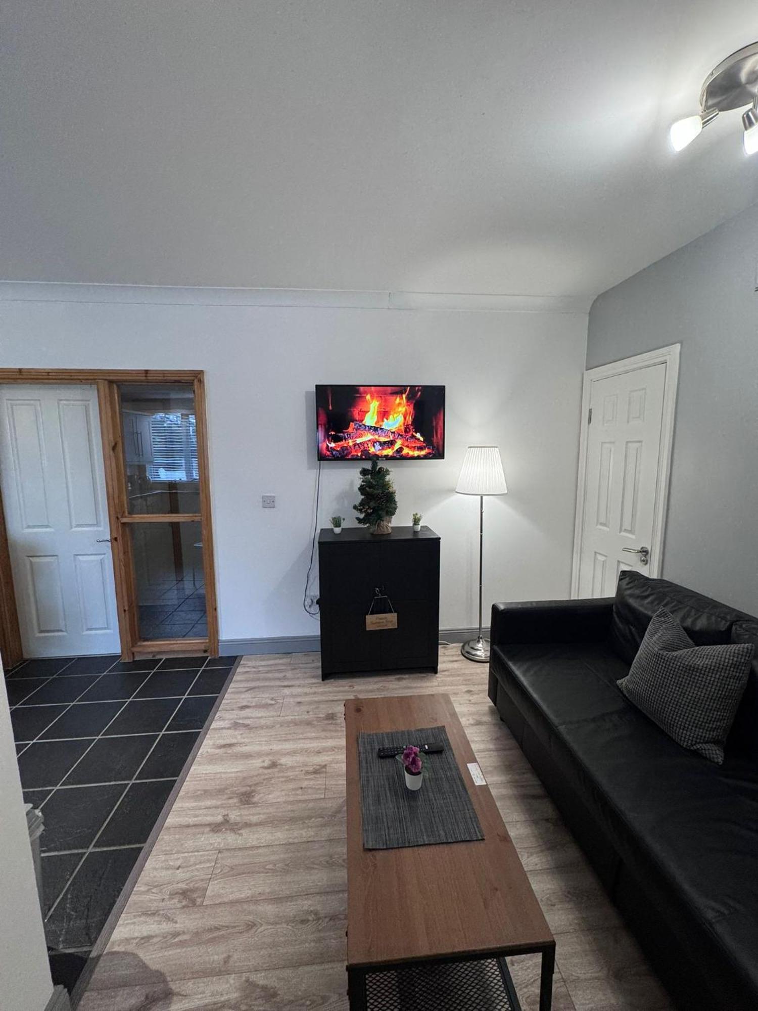 Modern Apartment Good Distance From Dublin City And Airport 4People Exterior foto